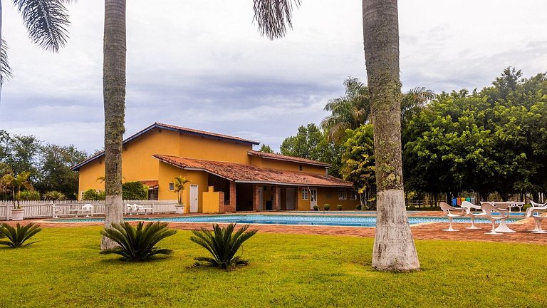 Fazenda, Paz, Descanso e Piscinas (com WiFi)