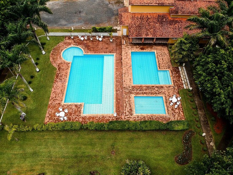Fazenda Com Piscinas e Natureza Exuberante!