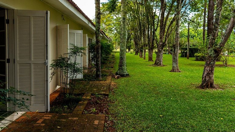 Fazenda Com Piscinas e Natureza Exuberante!