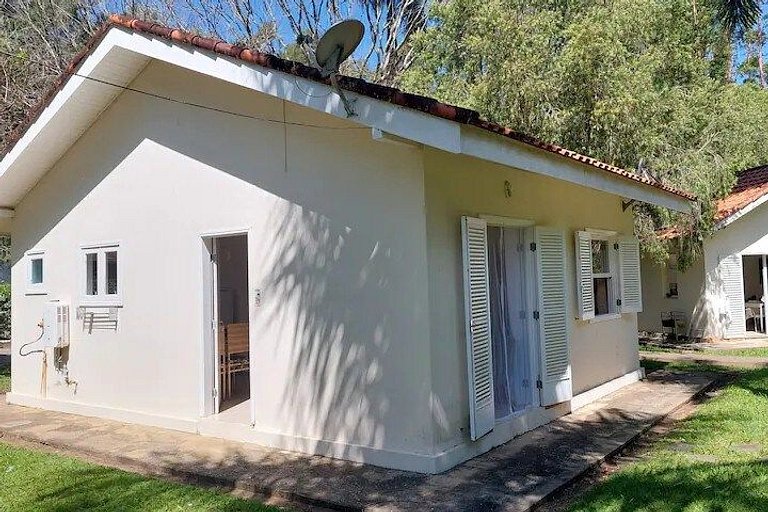 Casa em Fazenda com Piscinas, Natureza e Wi-Fi.