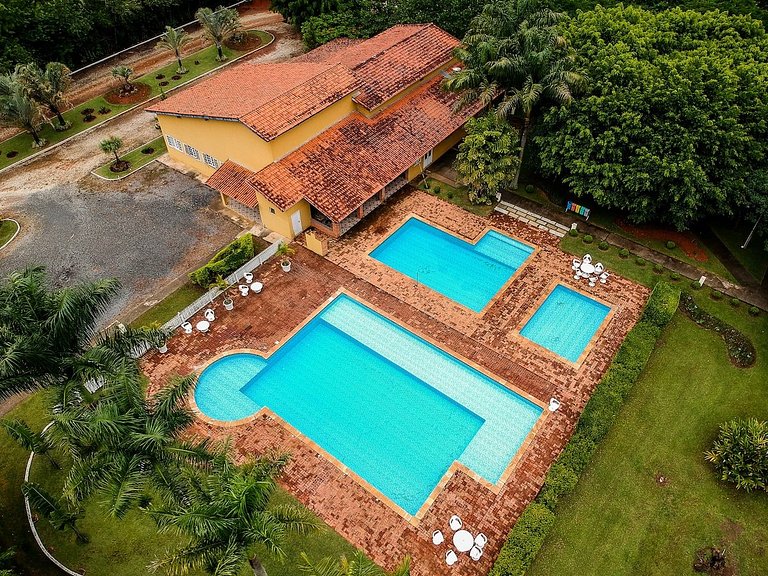 Casa em Fazenda com piscinas, natureza e Wi-Fi