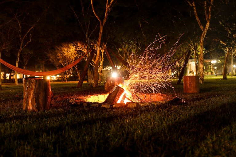 Fazenda Com Piscinas e Natureza Exuberante!