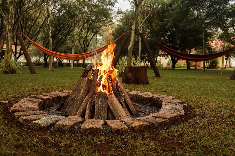 Fazenda Com Piscinas e Natureza Exuberante!